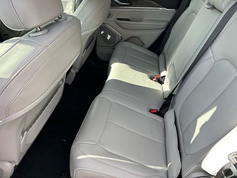 Used 2023 Jeep Grand Cherokee Overland image 20