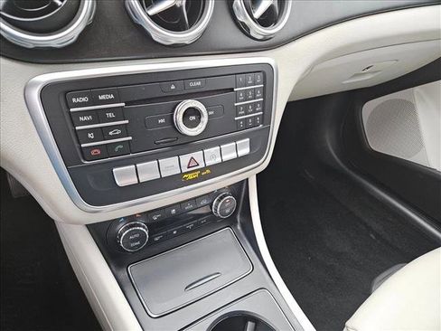 Used 2018 Mercedes-Benz GLA 250 image 16