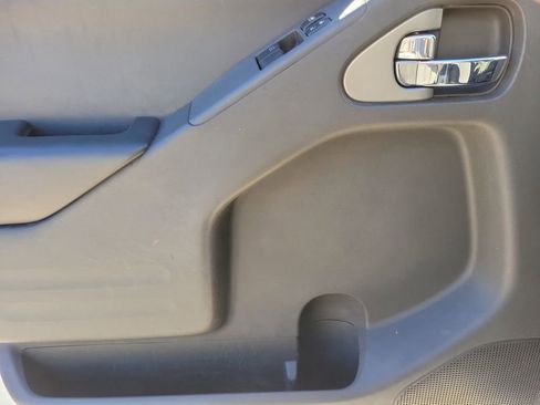 Used 2017 Nissan Frontier Desert Runner image 14