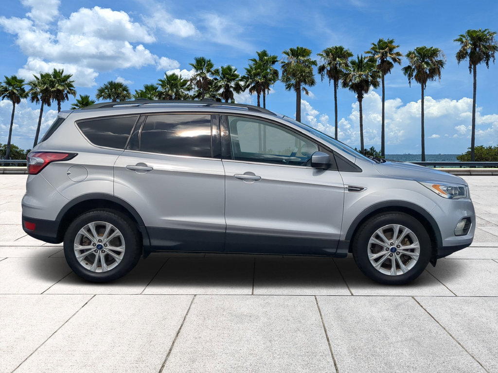 Used 2018 Ford Escape SEL w/ Ford Safe & Smart Package FWD image 4