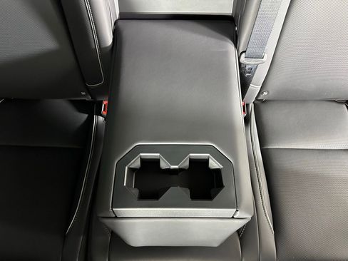 Used 2025 Tesla Cybertruck AWD Crew Cab image 39