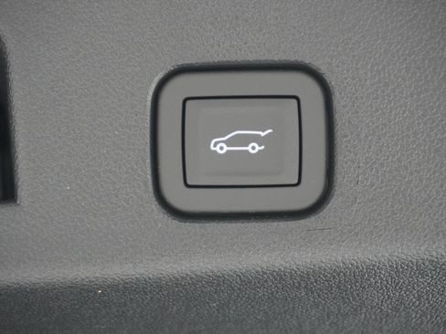 New 2026 Chevrolet Traverse Z71 w/ Enhanced Driving Package AWD/4WD image 7