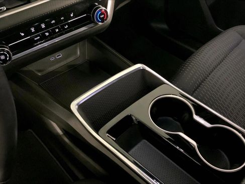 Used 2025 Chevrolet Equinox LT w/ Safety and Technology Package image 17