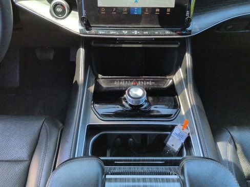 Used 2024 Jeep Wagoneer L Series II image 22