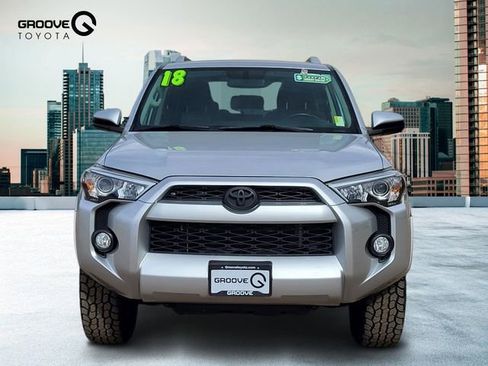 Used 2018 Toyota 4Runner SR5 AWD/4WD image 9