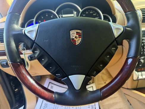 Used 2005 Porsche Cayenne Turbo AWD/4WD image 24