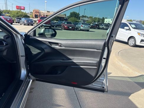 Used 2021 Toyota Camry SE w/ Convenience Package FWD image 25