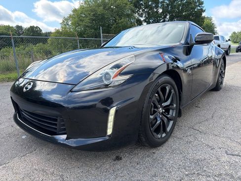 Used 2020 Nissan 370Z Coupe RWD image 6