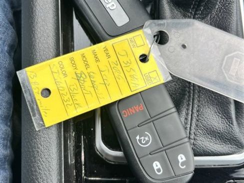 Used 2025 Jeep Compass Latitude image 14