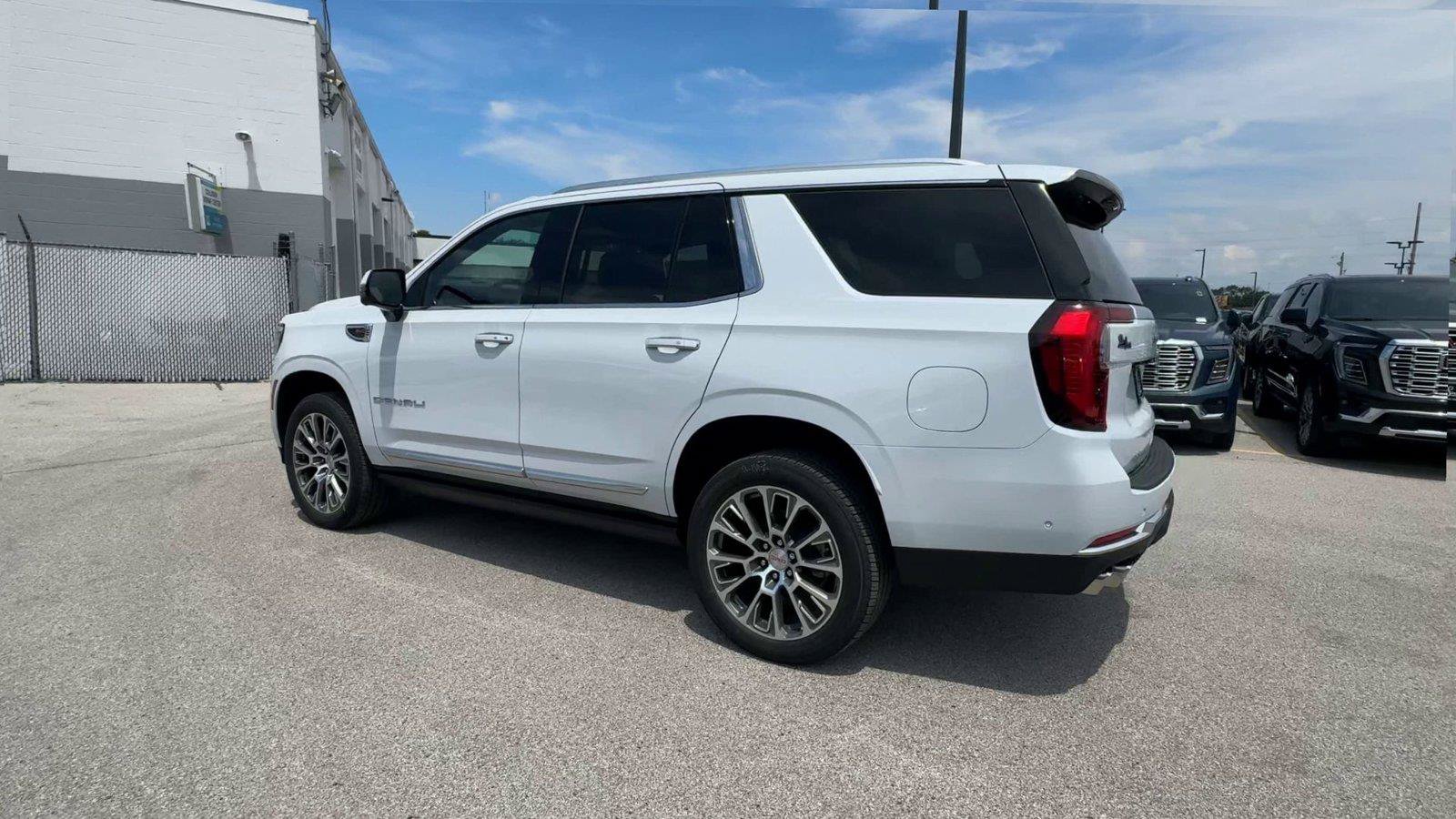 New 2026 GMC Yukon Denali w/ Denali Reserve Package AWD/4WD image 6