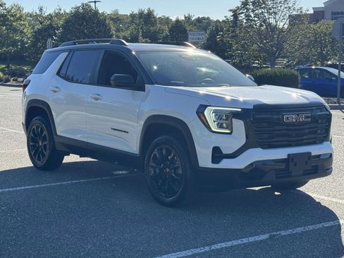 Used 2025 GMC Terrain Elevation w/ Black Edition image 2