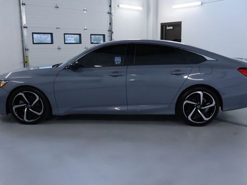 Used 2022 Honda Accord Sport image 4