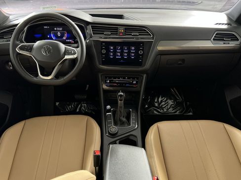 Used 2022 Volkswagen Tiguan SE image 22