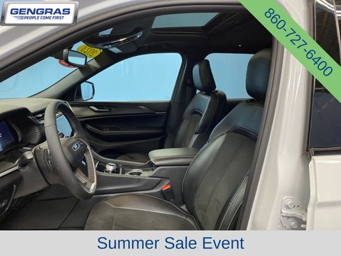 Used 2023 Jeep Grand Cherokee L Laredo AWD/4WD image 11