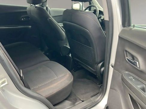 Used 2019 Chevrolet Trax LS image 30