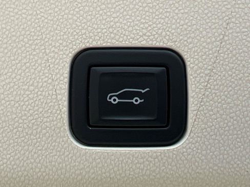 Used 2024 Cadillac Escalade Sport Platinum w/ Heavy-Duty Trailer Package AWD/4WD image 19