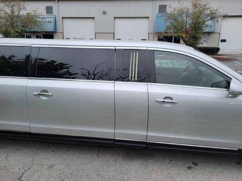 Used 2013 Lincoln MKT Limo AWD image 14