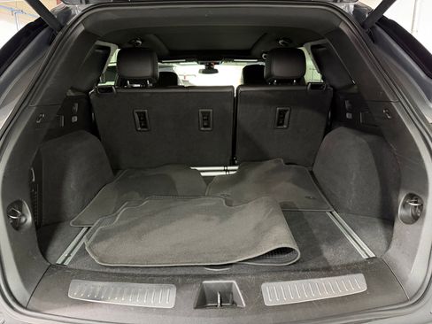 Used 2020 Cadillac XT5 Premium Luxury AWD/4WD image 41