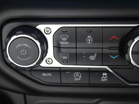 Used 2020 Jeep Gladiator Sport w/ Quick Order Package 24S image 26