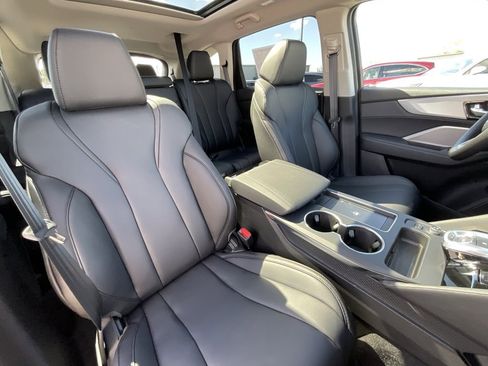 New 2026 Acura MDX SH-AWD image 17