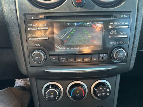 Used 2013 Nissan Rogue SV image 11