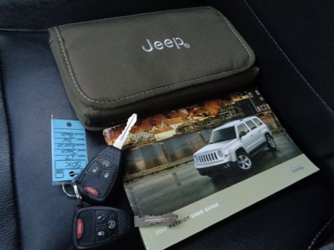 Used 2017 Jeep Patriot High Altitude image 37