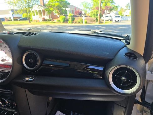 Used 2013 MINI Cooper S FWD image 19