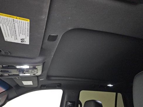 Used 2022 Chevrolet Tahoe Z71 w/ Luxury Package image 5