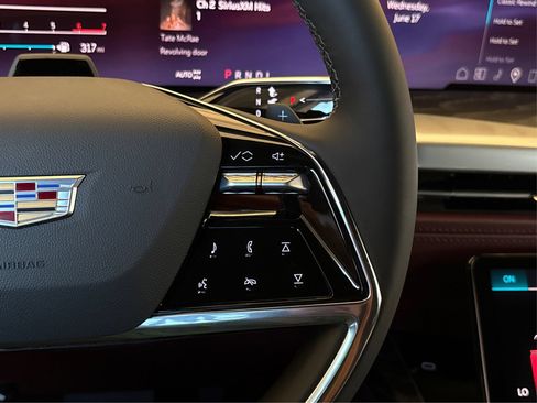 New 2026 Cadillac Escalade Luxury AWD/4WD image 28