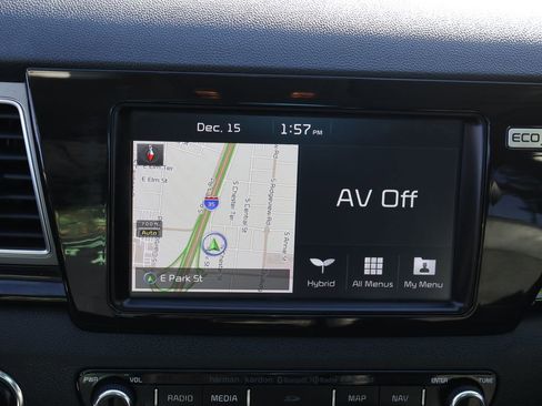 Used 2019 Kia Niro S Touring image 25