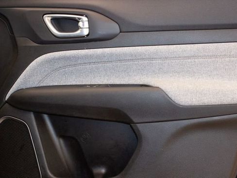 Used 2022 Jeep Compass Latitude image 11