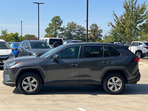 Used 2022 Toyota RAV4 LE FWD image 6