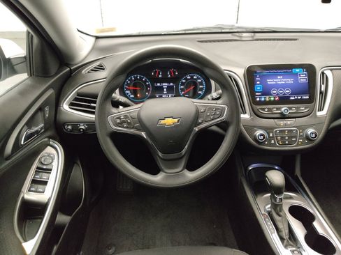 Used 2022 Chevrolet Malibu LT FWD image 22