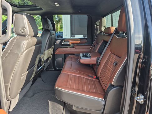 Used 2024 GMC Sierra 2500 Denali Ultimate AWD/4WD image 26