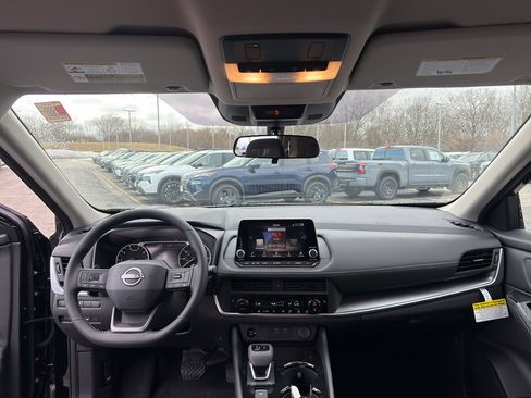New 2026 Nissan Rogue SV AWD/4WD image 27