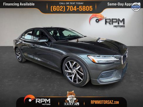Used 2019 Volvo S60 T6 Momentum w/ Premium Package image 1