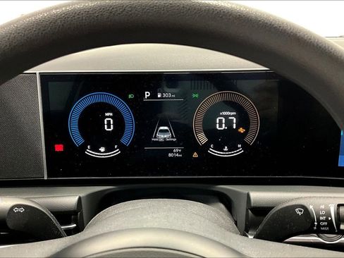 Used 2025 Hyundai Santa Cruz SE image 25