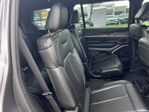 Used 2024 Jeep Grand Cherokee L Limited w/ Luxury Tech Group II RWD image 10