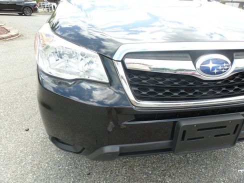 Used 2016 Subaru Forester 2.5i AWD/4WD image 4