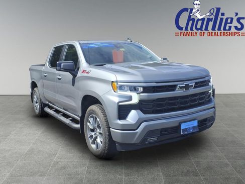 Used 2025 Chevrolet Silverado 1500 RST w/ Z71 Off-Road Package AWD/4WD image 3