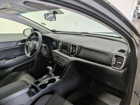 Used 2019 Kia Sportage LX AWD/4WD image 18