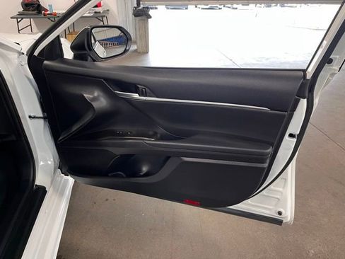 Used 2024 Toyota Camry SE w/ Convenience Package FWD image 12