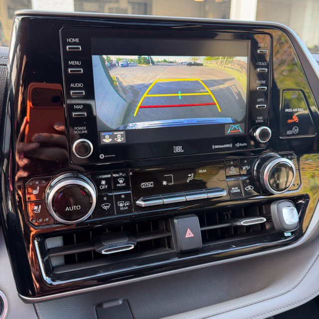 Used 2021 Toyota Highlander Limited AWD/4WD image 21