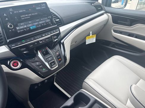 Certified 2026 Honda Odyssey Touring image 23
