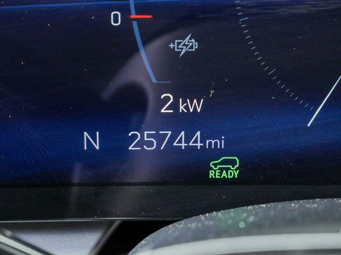 Used 2024 Cadillac Lyriq Luxury AWD/4WD image 11