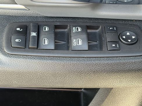 Used 2022 RAM 1500 Classic SLT RWD image 8