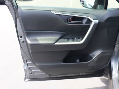 Used 2020 Toyota RAV4 LE w/ Carpet Mat Package FWD image 10
