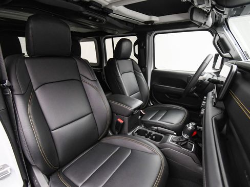 Used 2024 Jeep Wrangler Sahara image 16