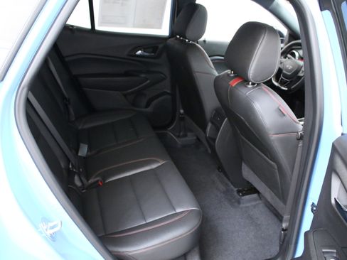 Used 2024 Chevrolet Trax RS w/ Sunroof Package FWD image 29