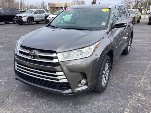 Used 2018 Toyota Highlander XLE w/ Protection Package #3 image 3